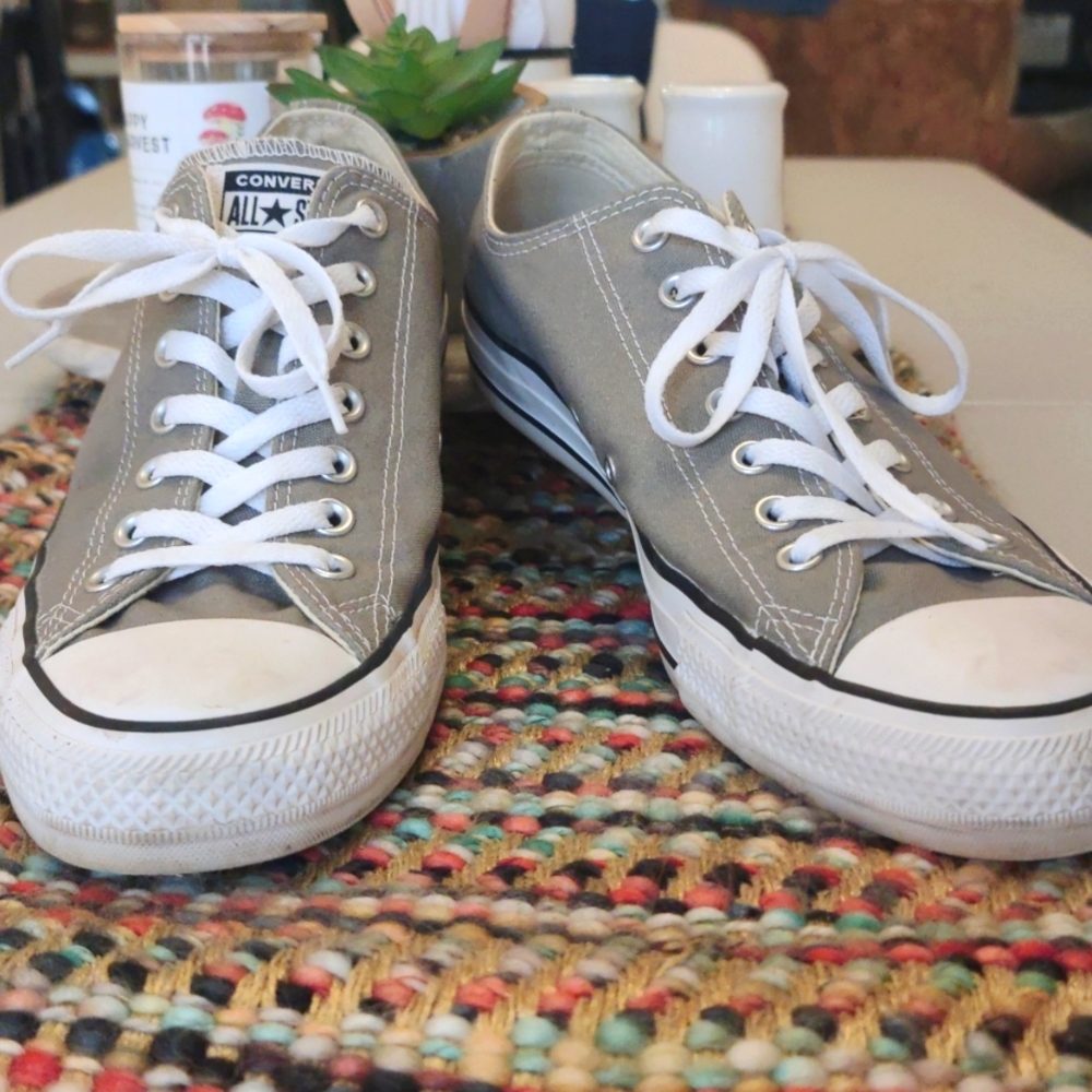 Converse men